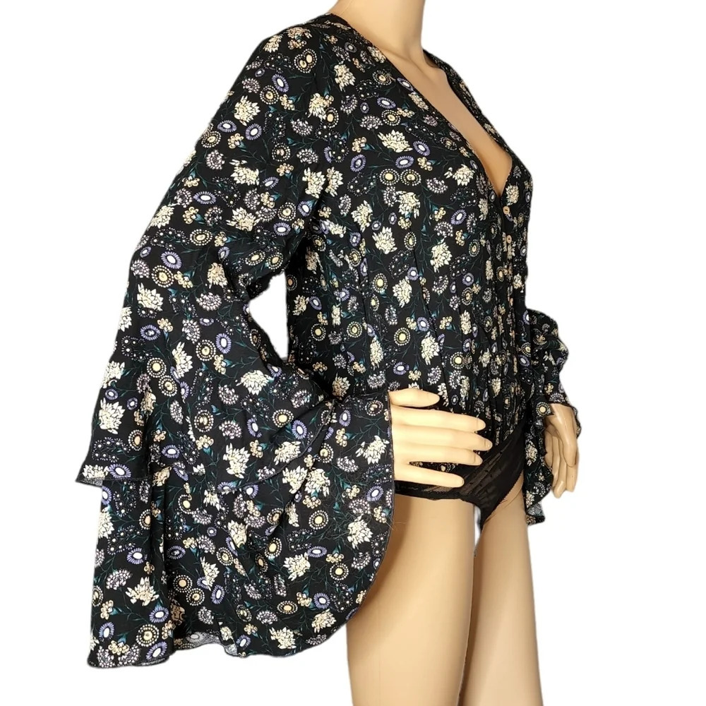 Intimately Free People boho flare sleeve bodysuit.‎ Size Small